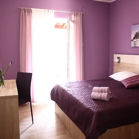 Poolside Grebaštica